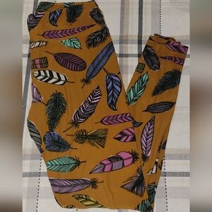 LuLaRoe Black and Brown Leggings Feather Print